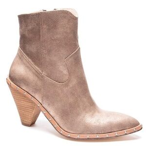 NWT CHINESE LAUNDRY Ramble Champagne Metallic Studded Western Bootie Block heel